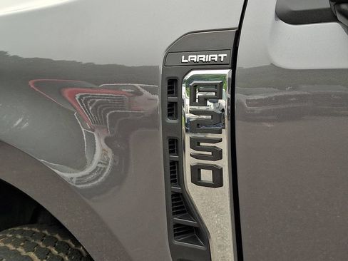 Used 2025 Ford F250 4x4 Crew Cab Super Duty image 31
