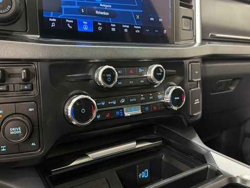 Certified 2025 Ford F250 Platinum w/ FX4 Off-Road Package AWD/4WD image 20