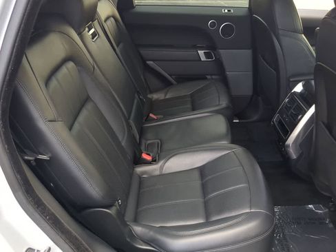 Used 2018 Land Rover Range Rover Sport HSE image 21