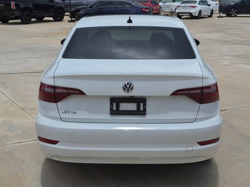Used 2020 Volkswagen Jetta SE w/ SE Cold Weather Package FWD image 6
