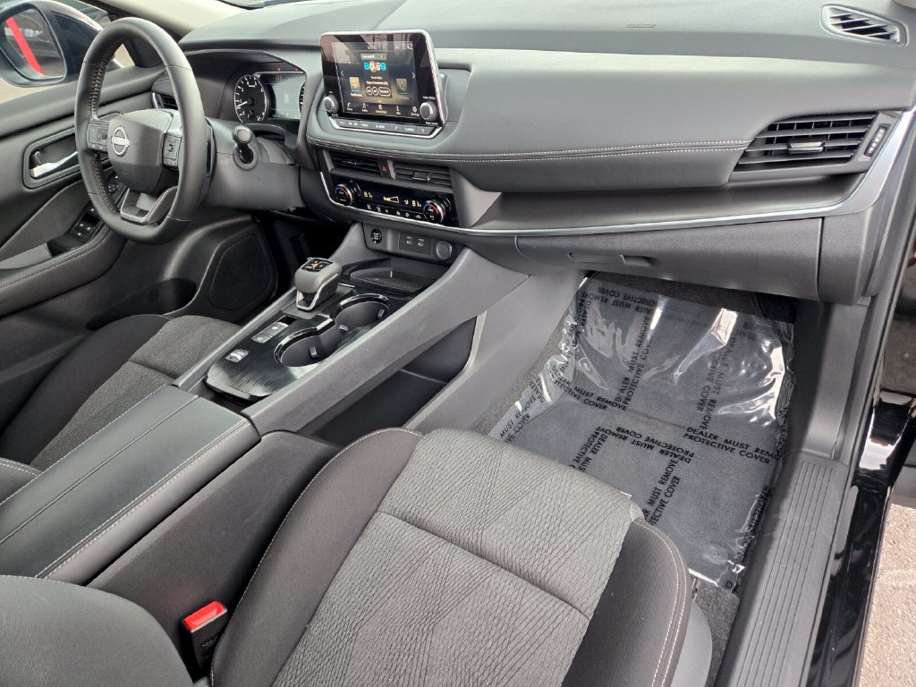 Certified 2026 Nissan Rogue SV FWD image 23