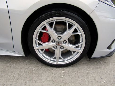 Used 2021 Chevrolet Corvette Stingray Premium Conv w/ Z51 Performance Package image 22