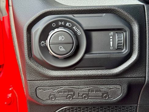 New 2025 Jeep Gladiator Sport AWD/4WD image 31