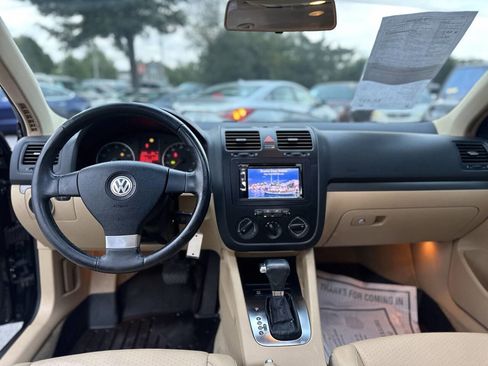 Used 2009 Volkswagen Jetta SE image 23