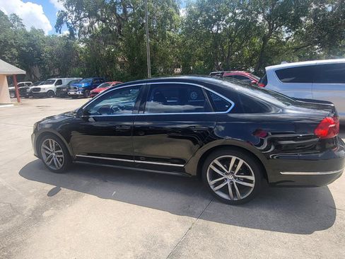 Used 2016 Volkswagen Passat 1.8T SE FWD image 32