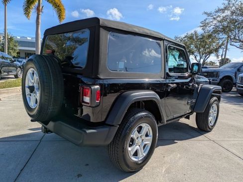 Used 2022 Jeep Wrangler Sport S image 4