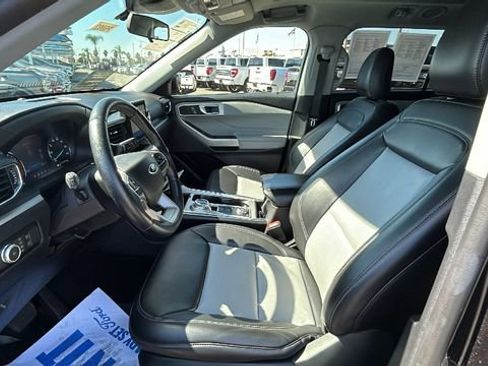 Certified 2022 Ford Explorer XLT w/ Equipment Group 202A image 18