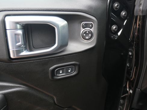 Used 2024 Jeep Wrangler Sport S image 14