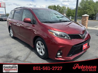 Used 2018 Toyota Sienna SE