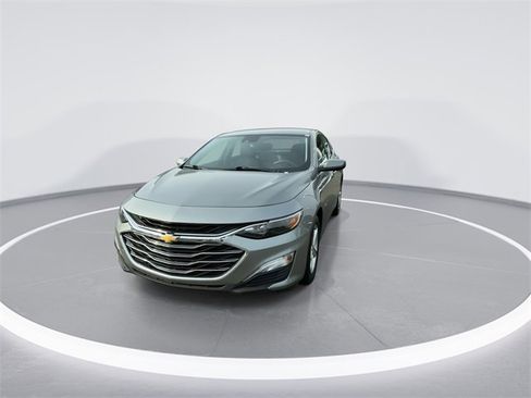Used 2024 Chevrolet Malibu LS image 3