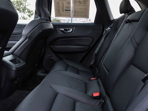 Used 2025 Volvo XC60 B5 Plus image 19