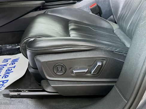 Used 2019 Audi e-tron Prestige w/ Prestige Package image 20