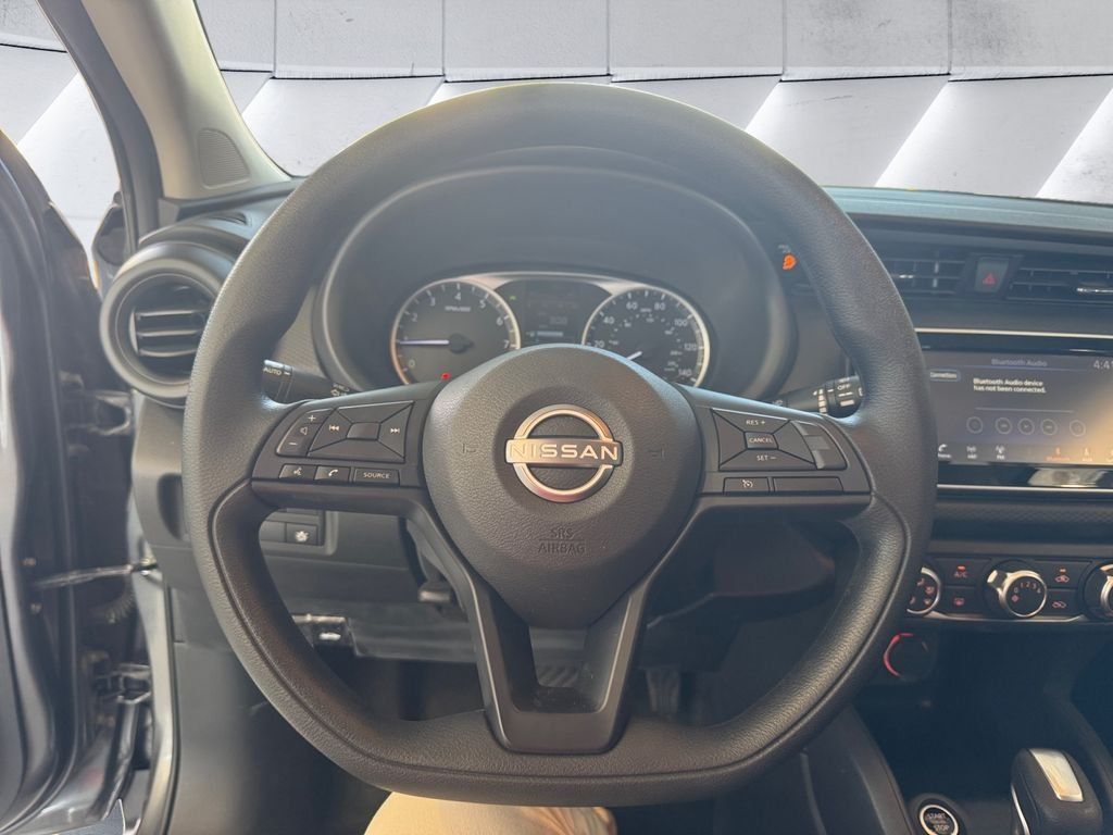 Used 2025 Nissan Kicks Play S FWD image 9