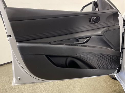 Certified 2025 Hyundai Elantra Sport FWD image 19