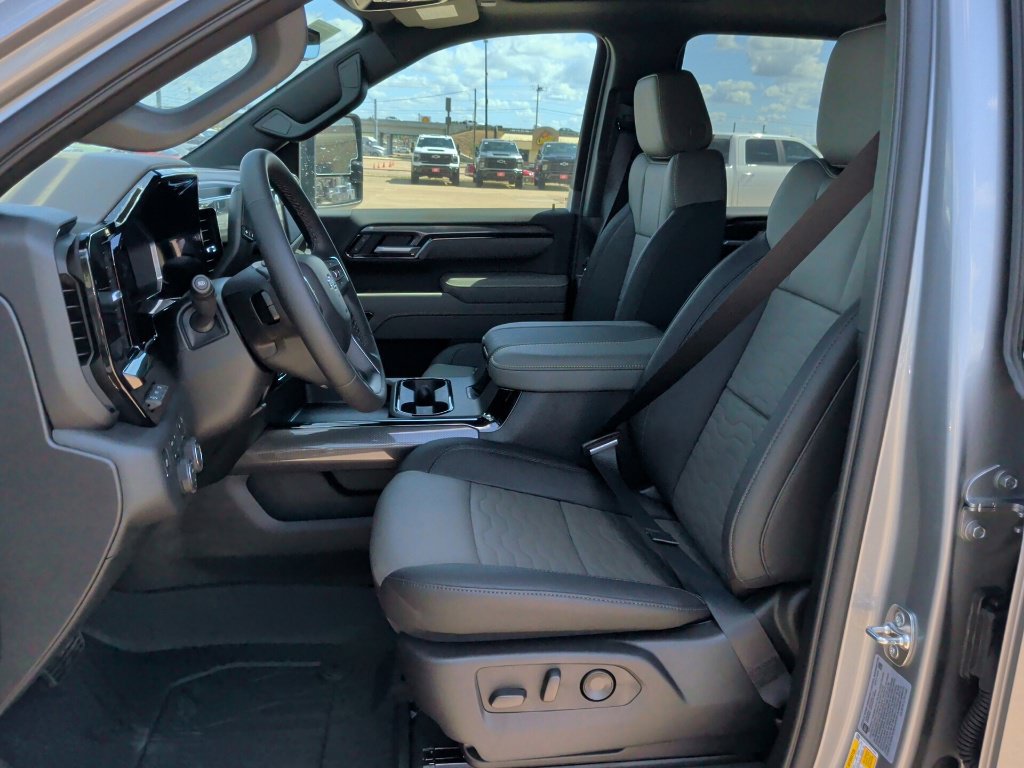 New 2026 Chevrolet Silverado 2500 ZR2 AWD/4WD image 13