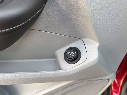 Certified 2022 GMC Terrain SLE w/ Driver Convenience Package image 14