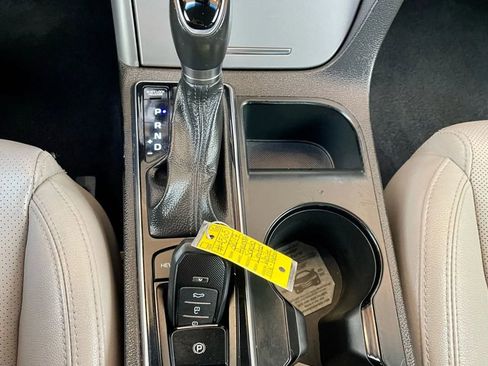 Used 2017 Hyundai Sonata Limited image 17