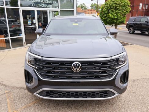 New 2026 Volkswagen Atlas Cross Sport SEL AWD/4WD image 8