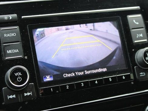 Used 2020 Honda CR-V LX image 7