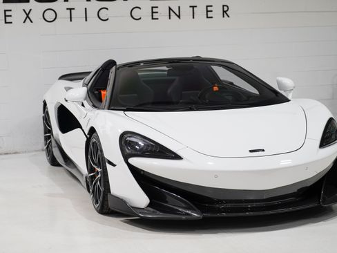 Used 2020 McLaren 600LT Spider RWD image 32