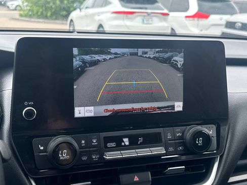 Used 2024 Toyota Grand Highlander AWD image 25