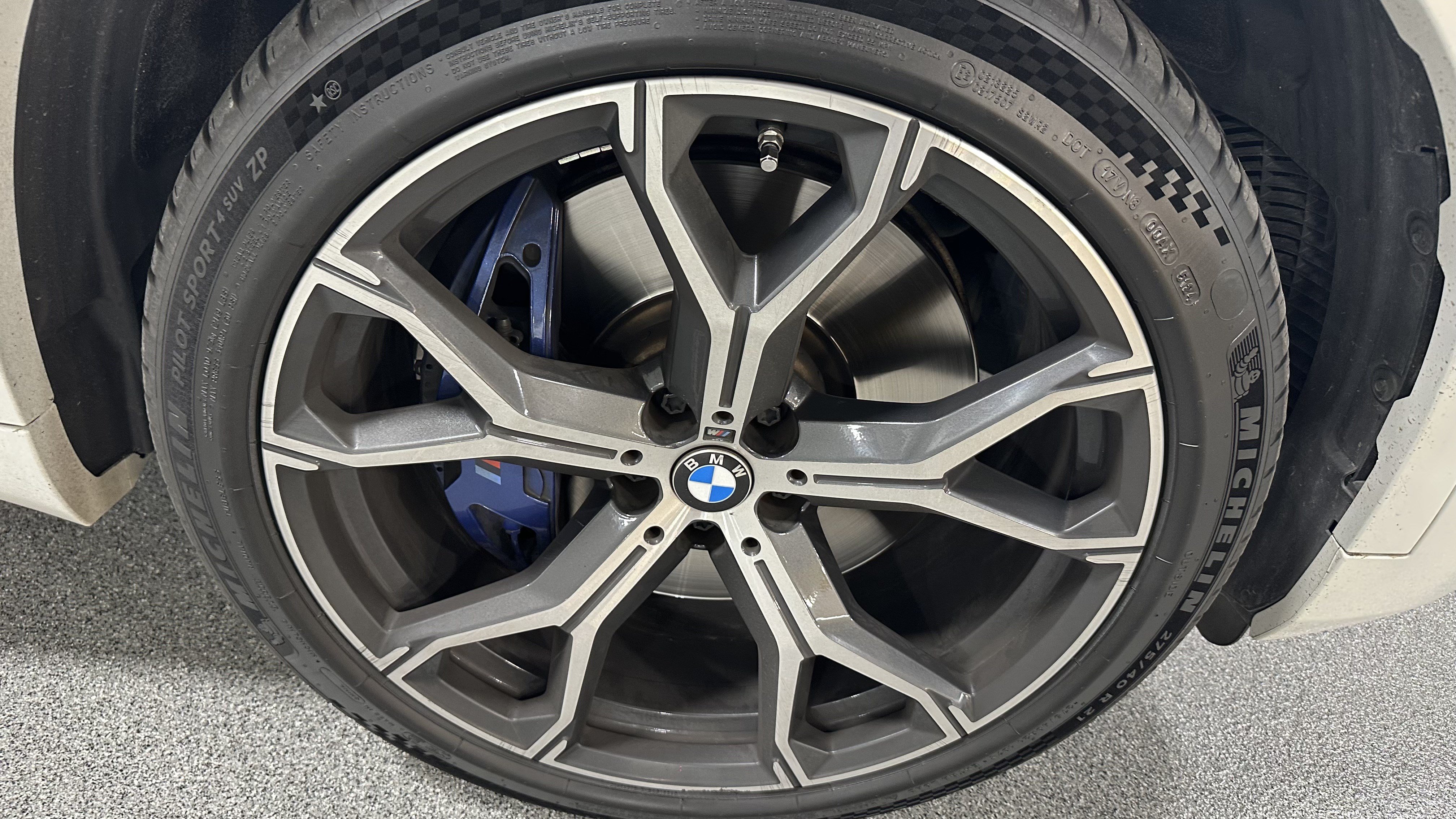 Used 2020 BMW X5 xDrive40i w/ M Sport Package AWD/4WD image 15