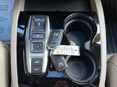 Used 2016 Honda Pilot Touring image 27