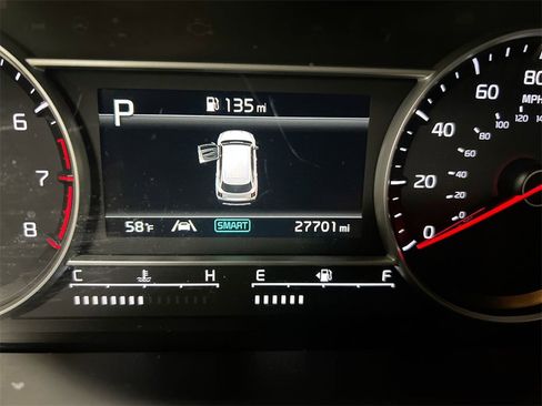 Used 2023 Kia Sorento LX image 12