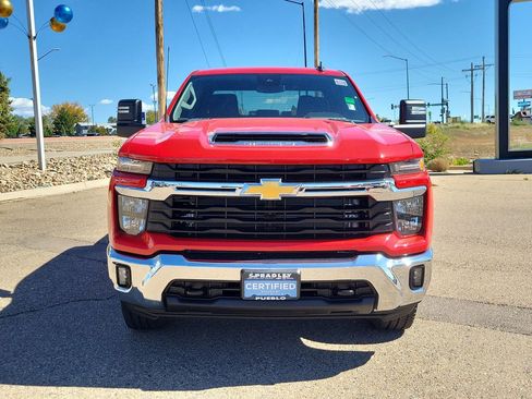 Used 2024 Chevrolet Silverado 2500 LT w/ Convenience Package image 3