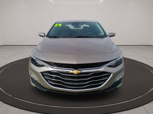 Used 2024 Chevrolet Malibu LT FWD image 2