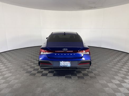 Used 2024 Hyundai Elantra SE image 5