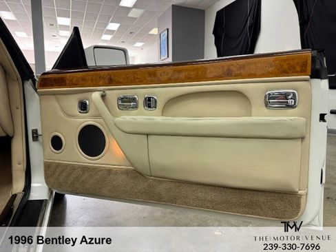 Used 1996 Bentley Azure image 32