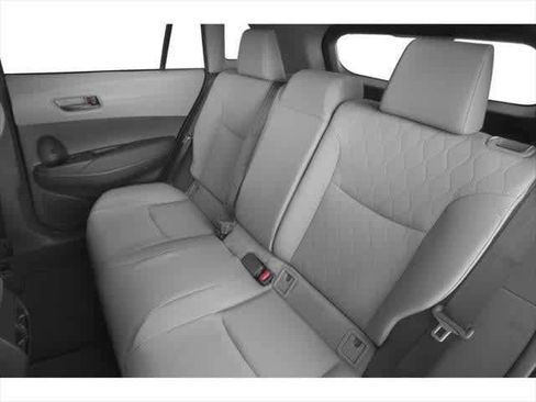 Used 2025 Toyota Corolla Cross LE image 8