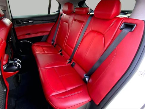 Used 2020 Alfa Romeo Stelvio RWD image 21
