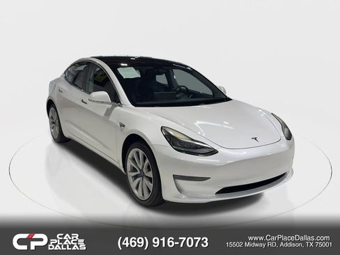 Used 2019 Tesla Model 3 Standard Range image 2