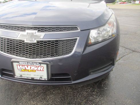 Used 2014 Chevrolet Cruze LS FWD image 11