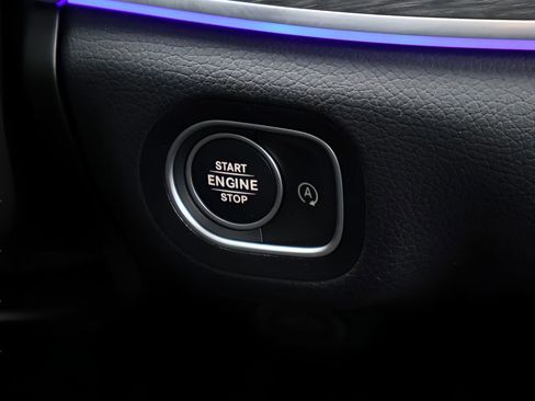Used 2025 Mercedes-Benz GLS 450 4MATIC image 28