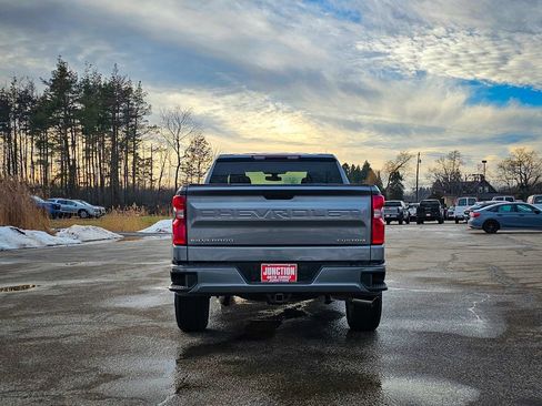 Used 2019 Chevrolet Silverado 1500 Custom w/ Custom Value Package image 4