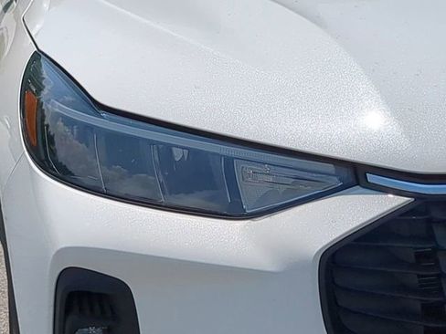 Used 2024 Ford Escape SE image 9