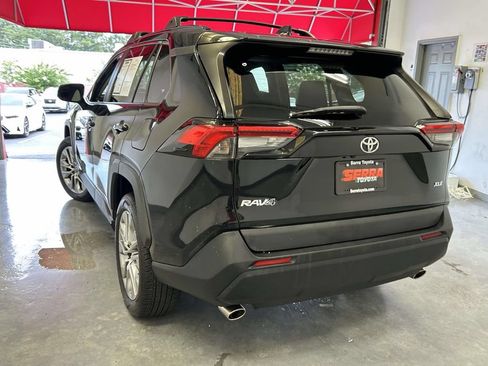 Used 2022 Toyota RAV4 XLE Premium FWD image 5