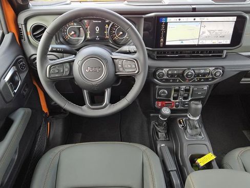 New 2025 Jeep Gladiator Mojave image 10