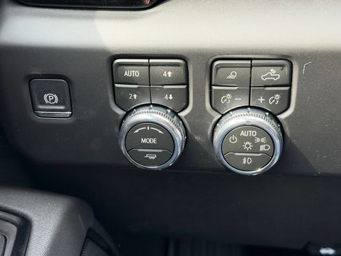 New 2026 GMC Sierra 1500 AT4 w/ AT4 Premium Package AWD/4WD image 11