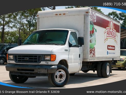 Used 2005 Ford E-350 and Econoline 350 Super Duty image 1
