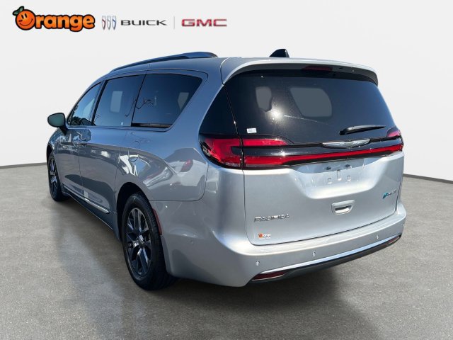 Used 2023 Chrysler Pacifica Pinnacle FWD image 5