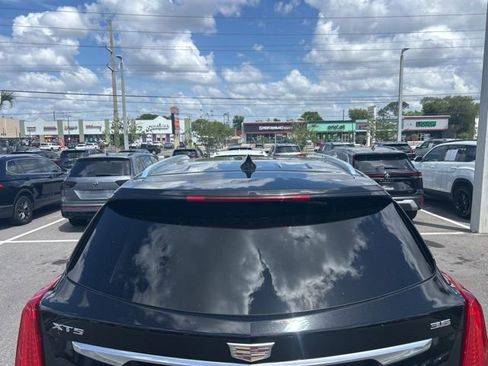 Used 2019 Cadillac XT5 Premium Luxury w/ Driver Assist Package image 5