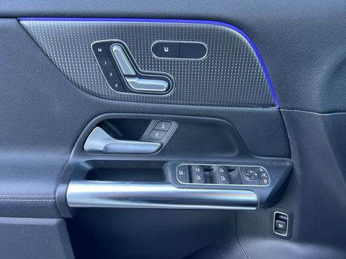 Used 2021 Mercedes-Benz GLA 250 4MATIC image 13