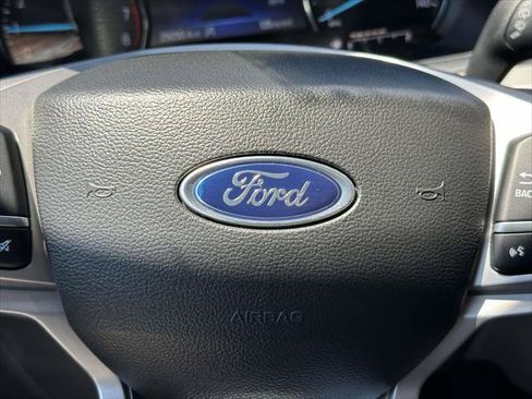 Used 2023 Ford Explorer XLT w/ Class IV Trailer Tow Package AWD/4WD image 26