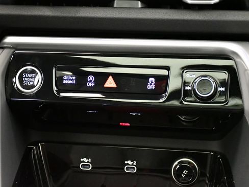 Used 2025 Audi Q5 Premium w/ Convenience Package AWD/4WD image 27