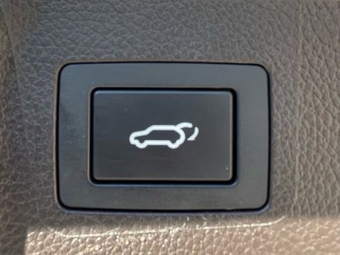 Used 2019 Hyundai Santa Fe XL image 12