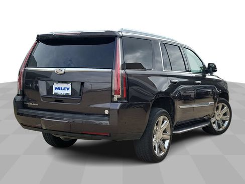 Used 2017 Cadillac Escalade Luxury RWD image 8